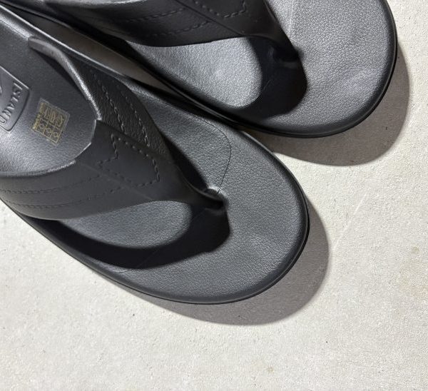 “ISLAND SLIPPER”